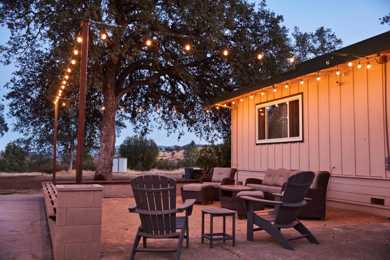 Bed And Barrel At Stonehouse Cellars Bed & Breakfast Clearlake Oaks Екстериор снимка
