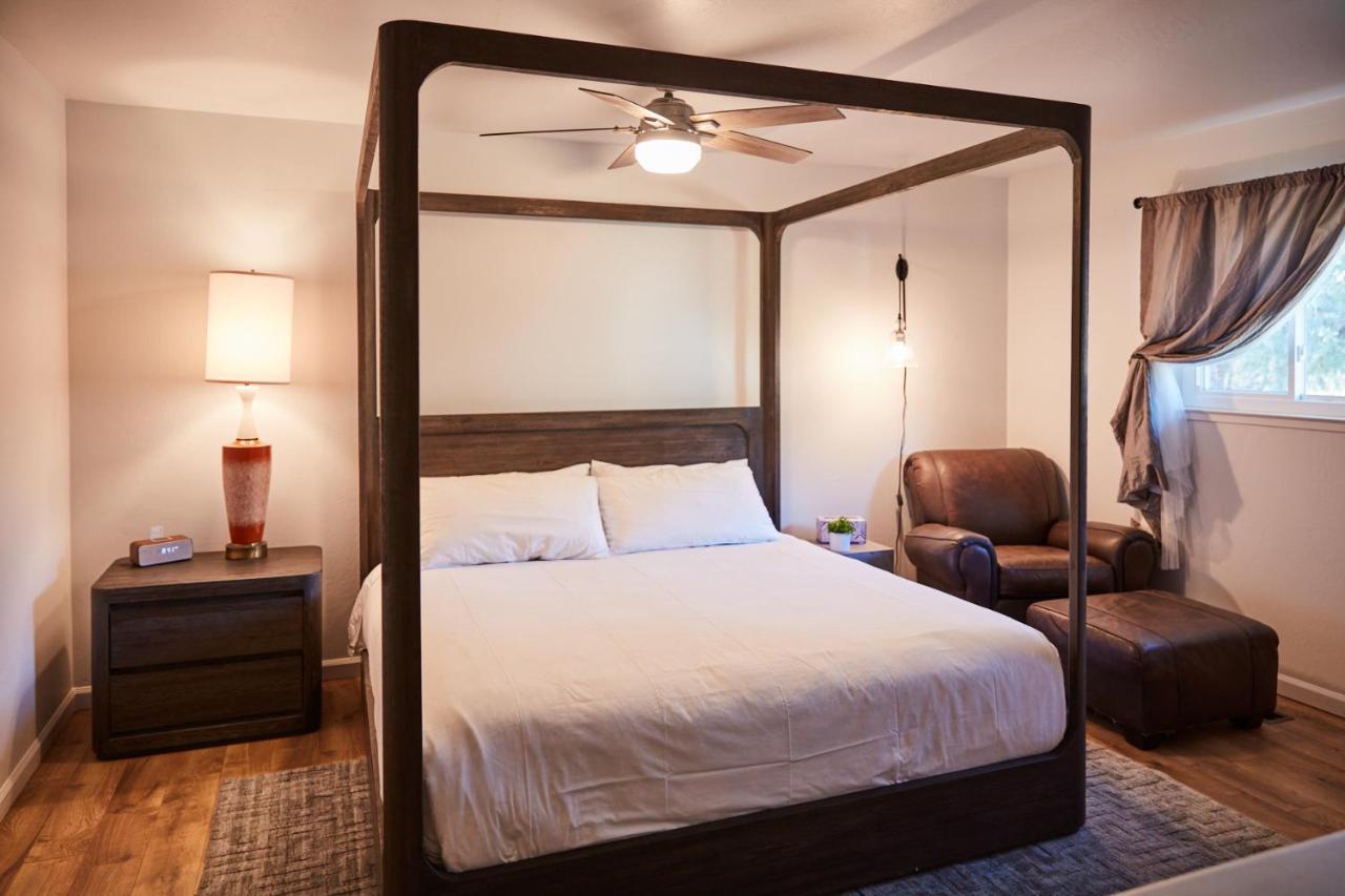 Bed And Barrel At Stonehouse Cellars Bed & Breakfast Clearlake Oaks Екстериор снимка