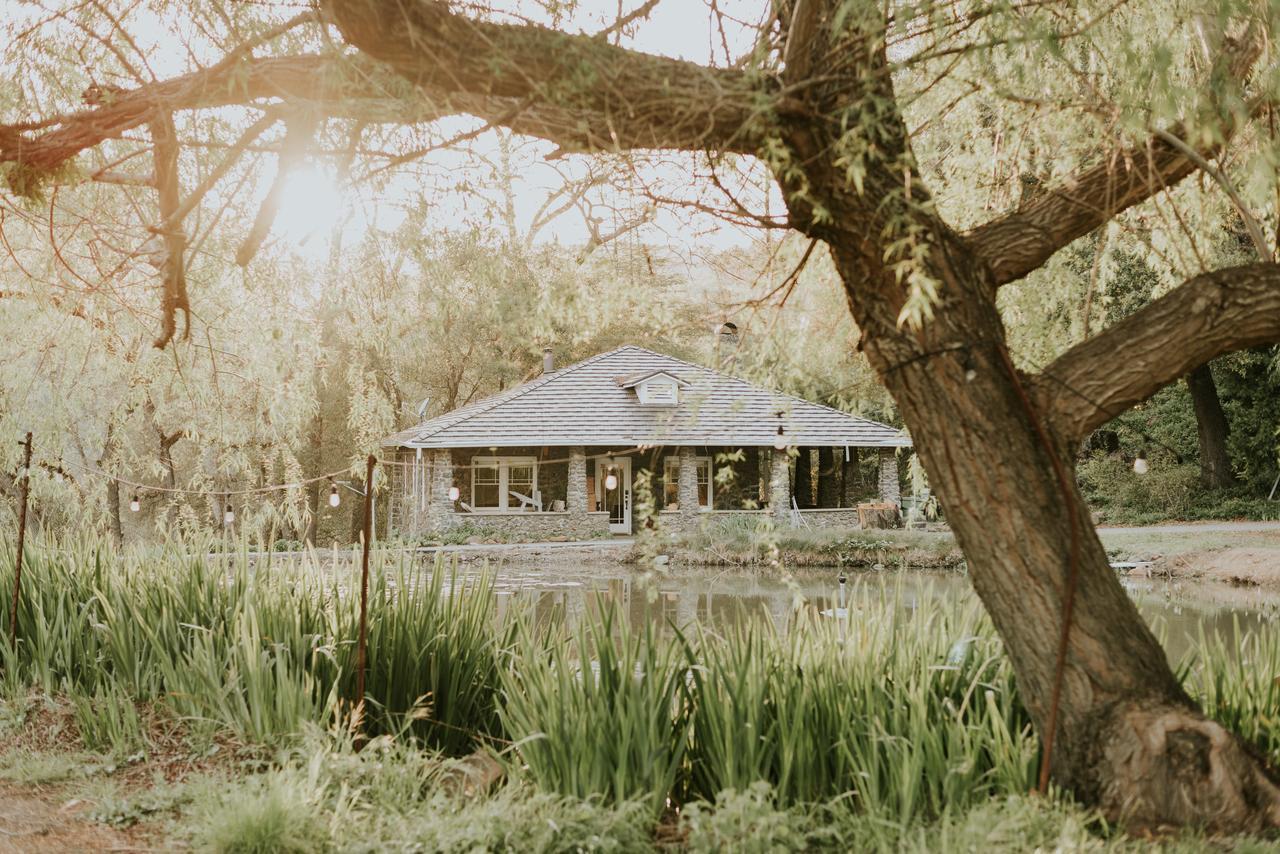 Bed And Barrel At Stonehouse Cellars Bed & Breakfast Clearlake Oaks Екстериор снимка