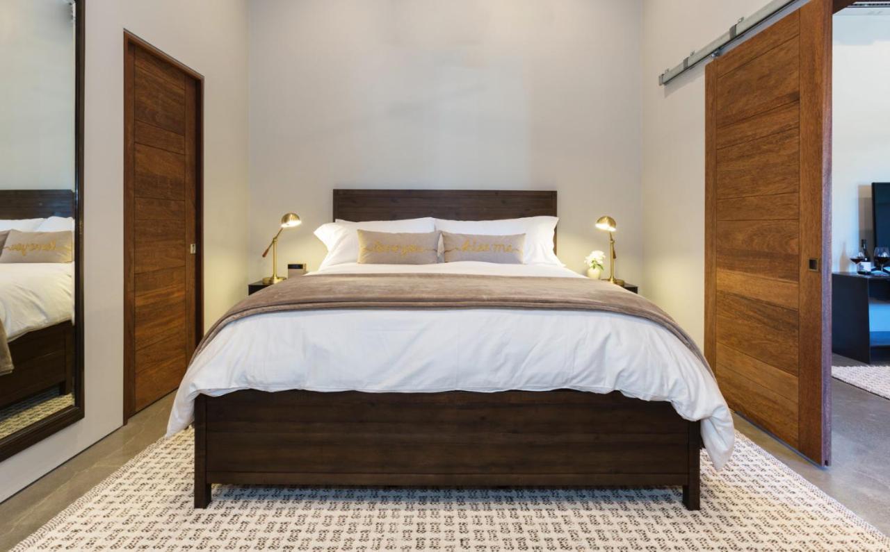 Bed And Barrel At Stonehouse Cellars Bed & Breakfast Clearlake Oaks Екстериор снимка